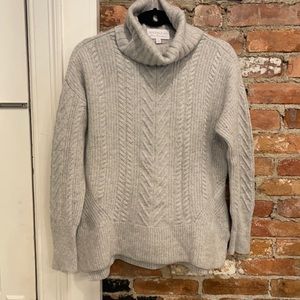 Light grey cashmere sweater